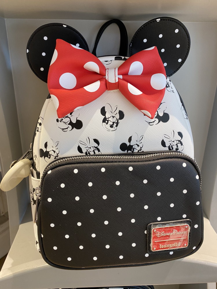dood Blootstellen semester Disney Loungefly tassen verkrijgbaar in Disneyland Paris en online voor de  30e verjaardag - Disneyland Parijs - DiscoverTheMagic.nl