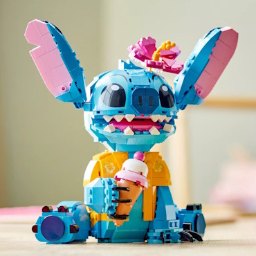 Disney LEGO Stitch play-and-display bouwpakket met 730 stukjes en accessoires - 43249