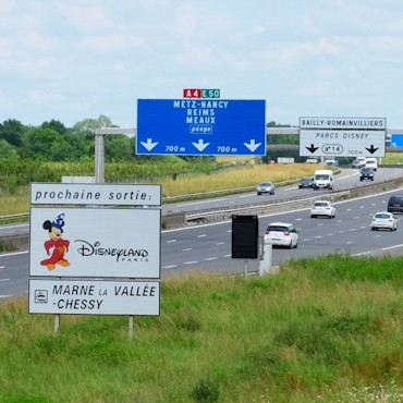 Heb je voor Disneyland Paris een Franse milieusticker of vignet nodig? Wij leggen het uit