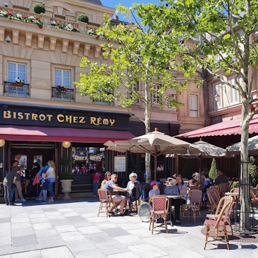 Nieuwe bars met terrassen bij Auberge de Cendrillon en Bistrot Chez Remy in Disneyland Paris